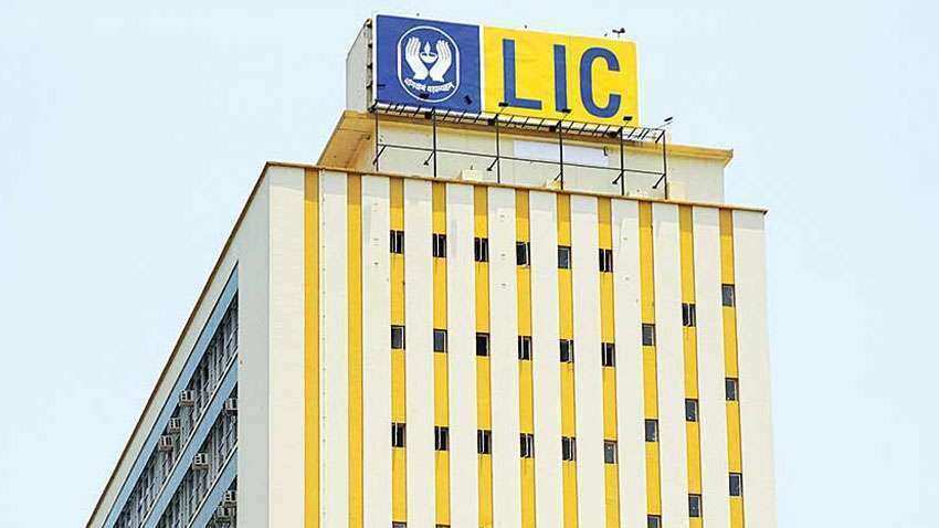 LIC ग्राहकों को मिली बड़ी राहत, अब 15 अप्रैल तक भर सकेंगे पॉलिसी का प्रीमियम