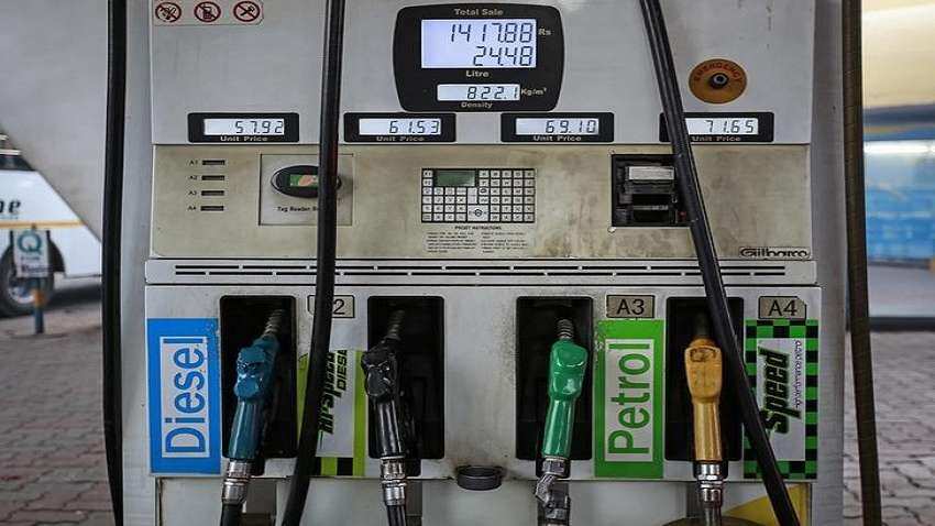 Coronavirus: मार्च में Petrol और Diesel की बिक्री में भारी गिरावट, LPG की बिक्री में उछाल