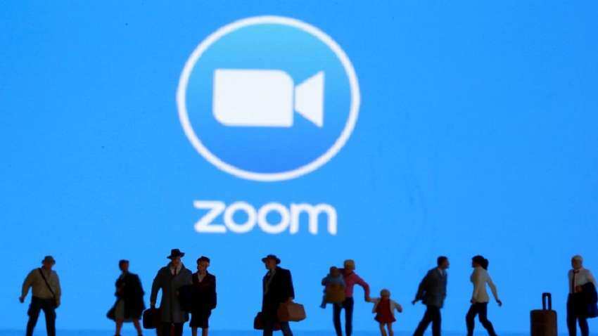 ZOOM ऐप का इस्तेमाल करने वाले यूजर्स सावधान! आपका पर्सनल डेटा हो सकता है लीक