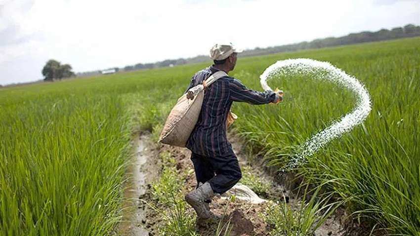 लॉकडाउन में भी किसानों को यूरिया की नहीं होगी कमी, हो रहा है रिकॉर्ड उत्पादन