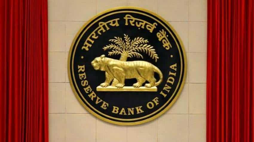 बैंक खाताधारकों को अब मिलेंगे इलेक्ट्रॉनिक कार्ड, RBI ने दी मंजूरी