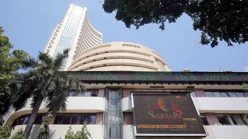 Stock Market: बाजार में लाल निशान में कारोबार, सेंसेक्स 114 प्वाइंट नीचे, निफ्टी 9250 के करीब