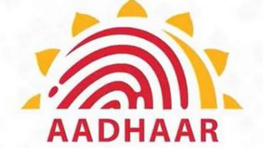 Aadhaar कार्ड है तो नहीं होगी Cash की किल्‍लत, ऐसे निकलेगा पैसा