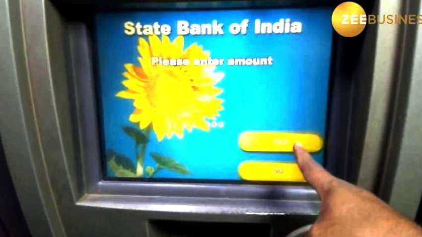 ATM से पैसा निकालते वक्त ये बातें जरूर रखें ध्यान, नहीं तो बैंक बैलेंस उड़ा लेगा कोई
