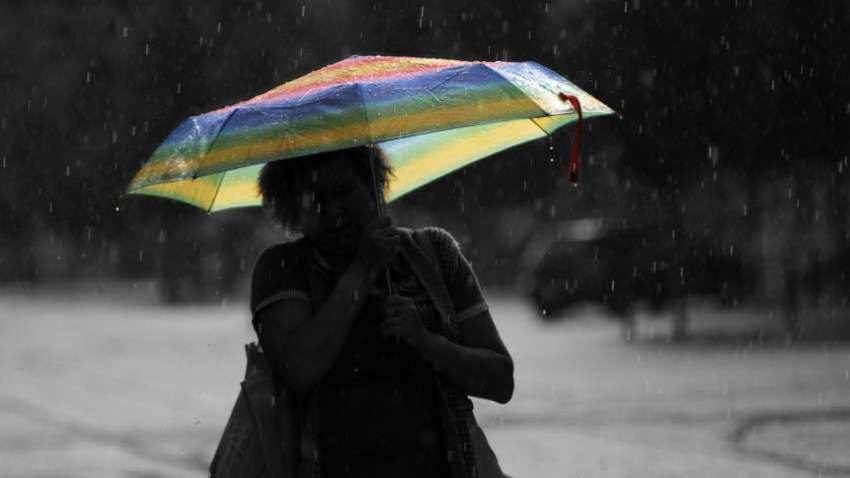 बारिश से दिल्ली-NCR में मौसम हुआ सुहाना, जानें- अगले 5 दिन में कब-कब बरसेंगे बादल 