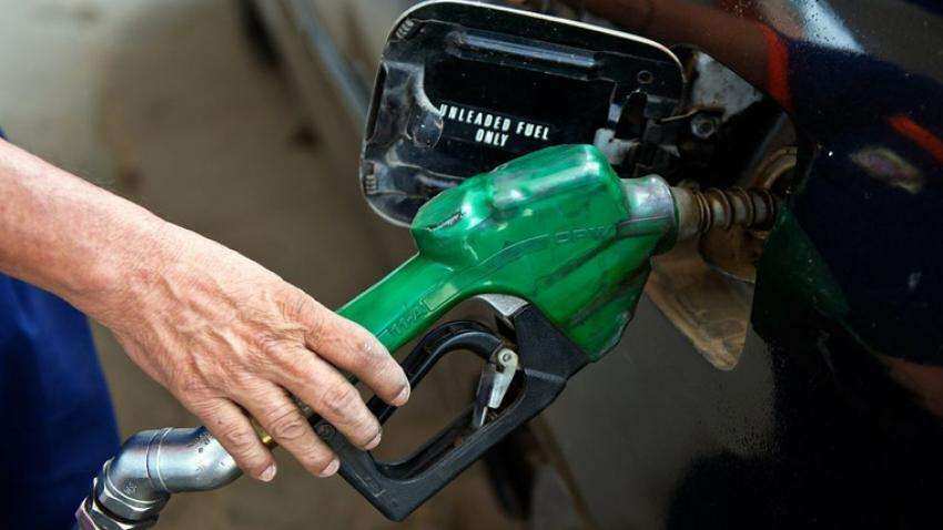 Petrol-Diesel Price Today: आज भी तेल के भाव में राहत, जानें अपने शहर के दाम