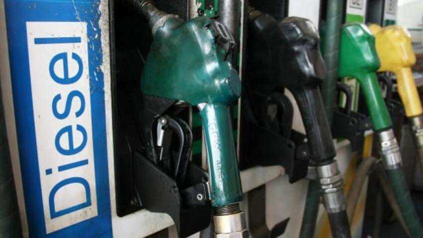 सस्ता हुआ तेल, दिल्ली में पेट्रोल 81.72 रुपए, जानिए एक लीटर डीजल का भाव