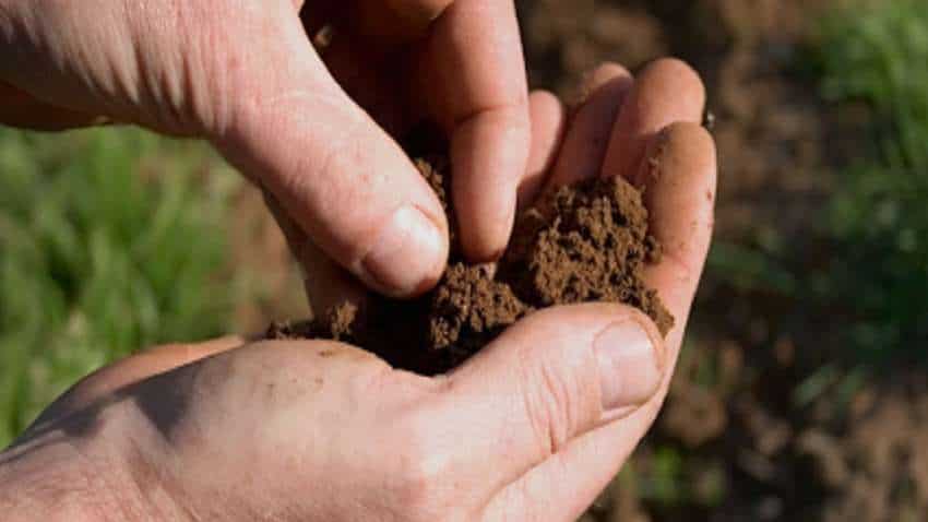 किसान खुद कर सकेंगे अपने खेत की मिट्टी की जांच, वैज्ञानिकों ने तैयार की टेस्टिंग किट