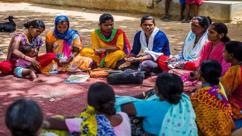 महिलाएं बनेंगी आत्मनिर्भर, स्वयं सहायता समूहों को दिया जाएगा 150 करोड़ का कर्ज