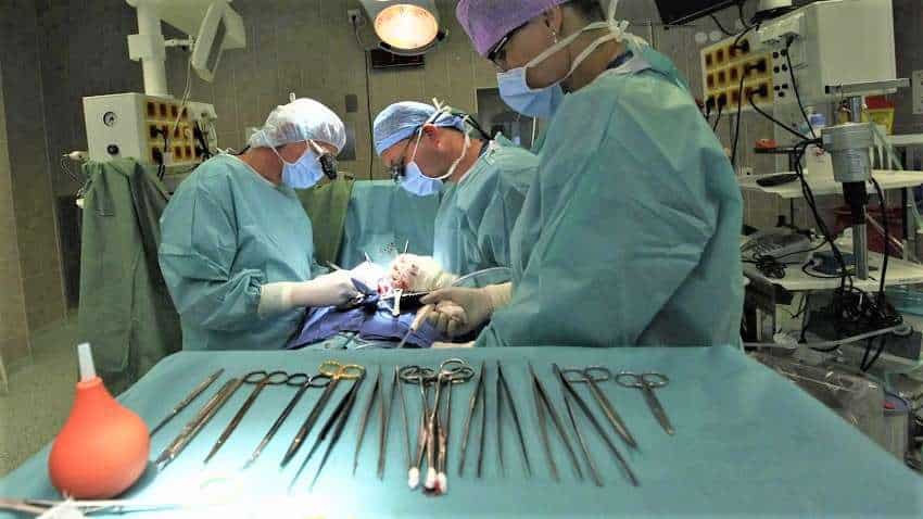 आर्युवेदिक सर्जरी पर टेंशन! जानें IMA क्यों कर रहा फैसले का विरोध?