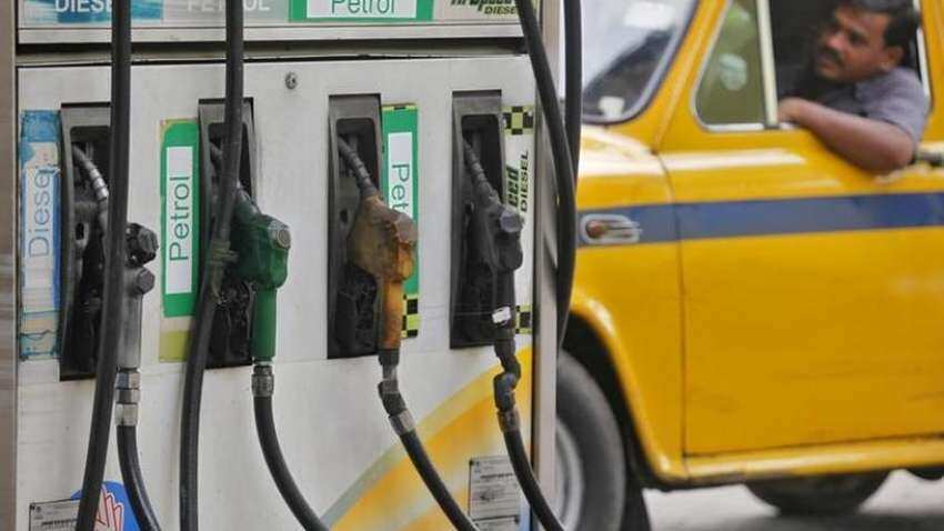 Petrol price today : पेट्रोल और डीजल के रेट में तेजी जारी, अब इस रेट में मिलेगा 1 लीटर तेल