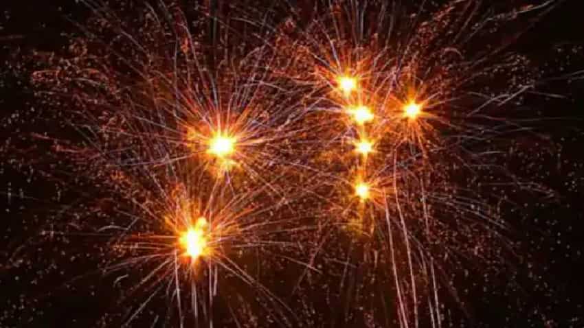 NGT ने दिल्ली-NCR सहित इन शहरों में पटाखों पर पूरी तरह से प्रतिबंध लगाया