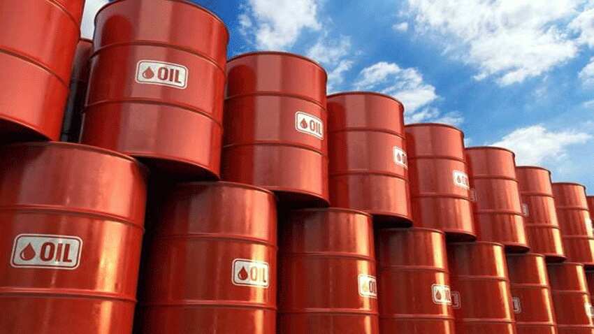 Crude oil: ब्रिटेन में कोरोनावायरस का नया स्ट्रेन आने से कच्चा तेल लुढ़का, सस्ते हो सकते हैं पेट्रोल-डीजल!