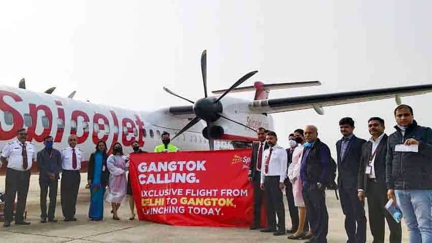 दिल्ली से Sikkim के लिए डायरेक्ट फ्लाइट शुरू, SpiceJet के विमान ने किया लैंड