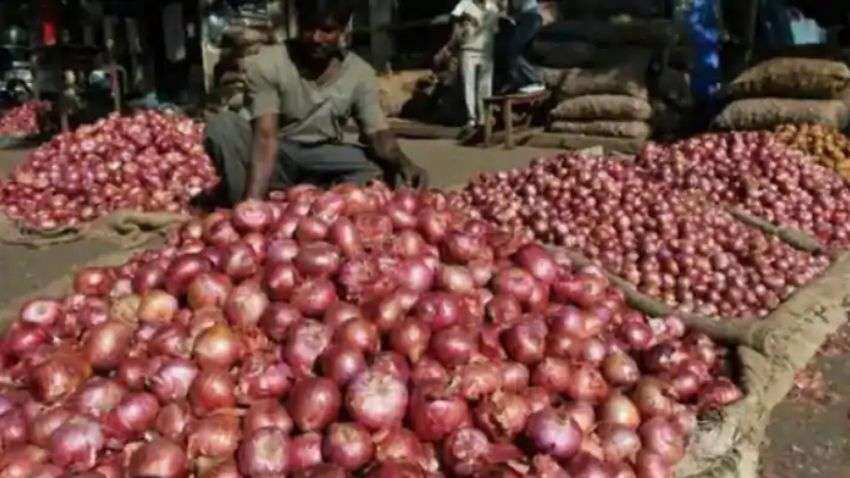 Onion Price: दिल्ली में फिर प्याज ने निकाले आंसू, जानिए कब कम होंगे रेट 
