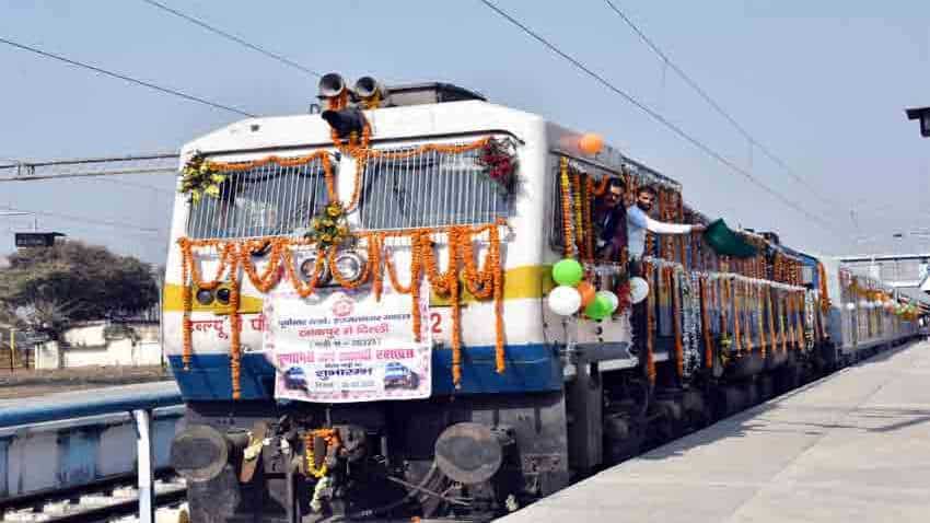 Indian Railways: नई दिल्ली से टनकपुर अब जनशताब्दी एक्सप्रेस से करें सफर, रेल मंत्री ने ट्रेन को दिखाई झंडी