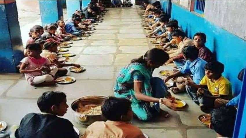 Mid Day Meal: 25 लाख रसोइयों के लिए खुशखबरी, बढ़ सकता है वेतन! जानिए कितनी होगी बढ़ोतरी?