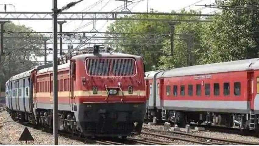 Indian Railways: होली पर रेलवे का बड़ा ऐलान, चलाई जाएंगी 18 जोड़ी स्पेशल ट्रेनें 