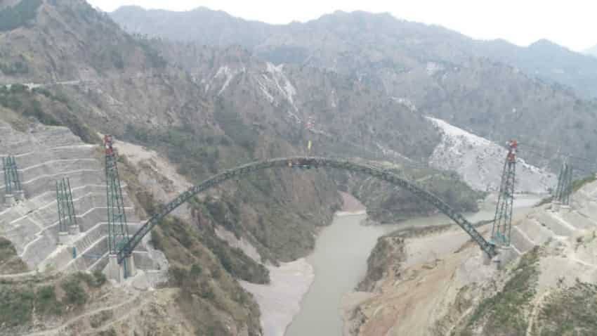 Indian Railways News: भारतीय रेलवे ने पूरा किया चिनाब ब्रिज का काम, कश्मीर पहुंचना होगा और आसान 