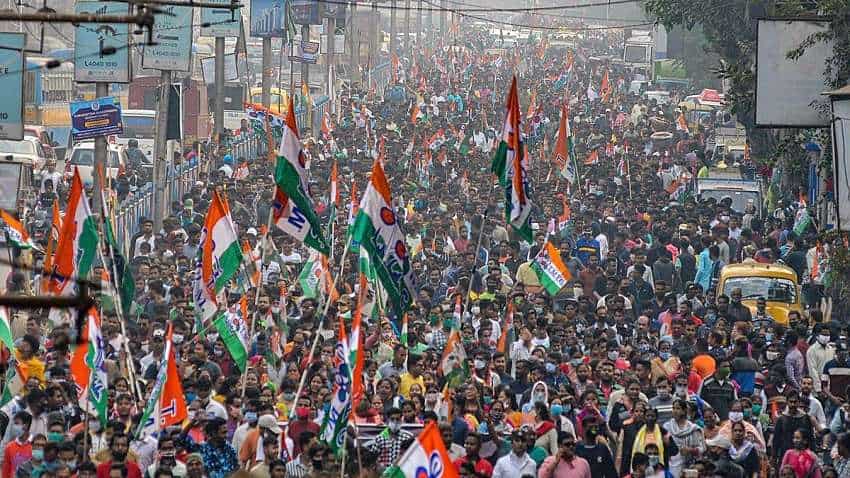 West Bengal Election 2021: चुनाव आयोग ने रोडशो-कार रैलियों पर लगाई रोक, जनसभा में सिर्फ 500 लोग होंगे