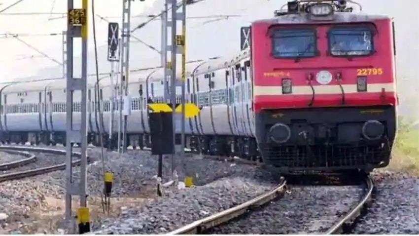 Indian Railways: दिल्ली-मुंबई से बिहार जाने वाले लोगों को रेलवे ने दी राहत, जानिए ट्रेनों का डिटेल