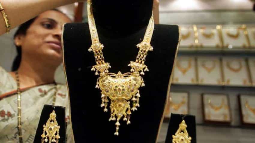 Gold price today in Delhi: सोने-चांदी की चमक बढ़ी, यहां जानिए 10 ग्राम गोल्ड के ताजा रेट 