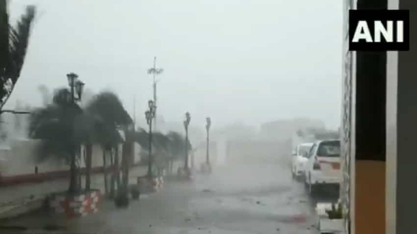 Cyclone Yaas Update: ओडिशा के तट से टकराया भीषण चक्रवाती तूफान यास, तटीय इलाकों में 150 किमी/घंटा रफ्तार से हवाएं