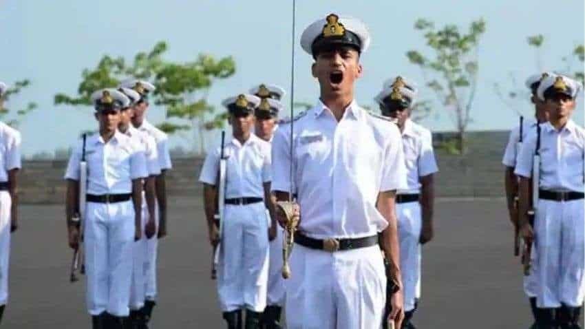 Indian Navy Recruitment 2021: भारतीय नौसेना में ऑफिसर बनने का सुनहरा मौका, जल्द करें अप्लाई