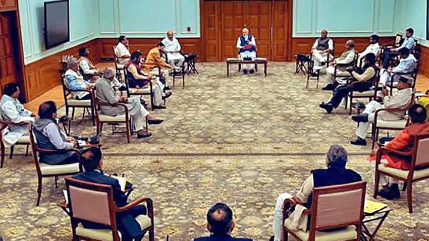 Cabinet Meeting: मोदी सरकार ने लिए बड़े फैसले, गांव में रहने वालों को मिलेगा फायदा
