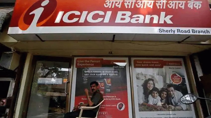 ICICI Bank ग्राहकों को झटका! बदलेंगे कई जरूरी नियम, 1 अगस्‍त से इन सुविधाओं के लिए देना होगा ज्यादा चार्ज