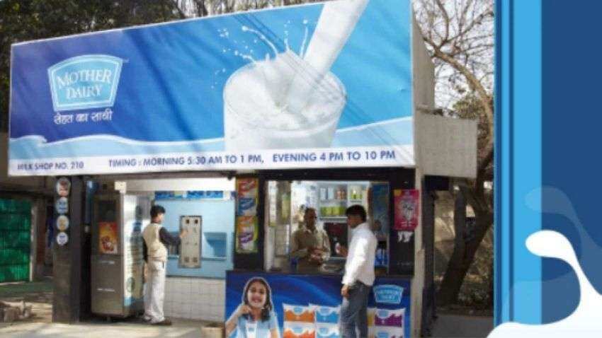 Amul के बाद Mother Dairy ने भी बढ़ाए दूध के दाम, दिल्ली-NCR वालों को अब इतना महंगा मिलेगा