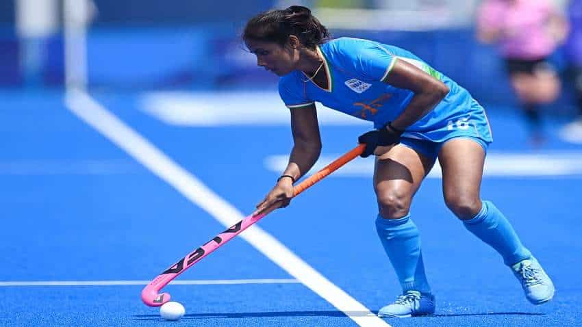 Tokyo Olympic: महिला हॉकी टीम की वंदना कटारिया ने रचा इतिहास, हैट्रिक मारने वाली पहली भारतीय महिला बनीं