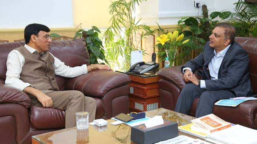 स्‍वास्‍थ्‍य मंत्री मांडविया ने डॉ. रेड्डीज लैब के चेयरमैन से की मुलाकात; Sputnik V के प्रोडक्‍शन, सप्‍लाई पर हुई बात  