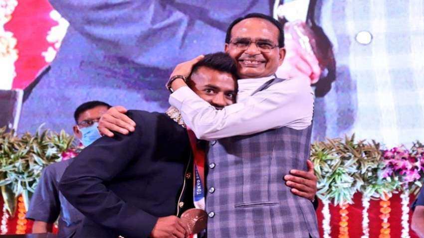 टीन के घर में रहने वाले विवेक सागर ने रौशन किया भारत का नाम, अब DSP की नौकरी सहित सरकार ने दिया 1 करोड़ का इनाम