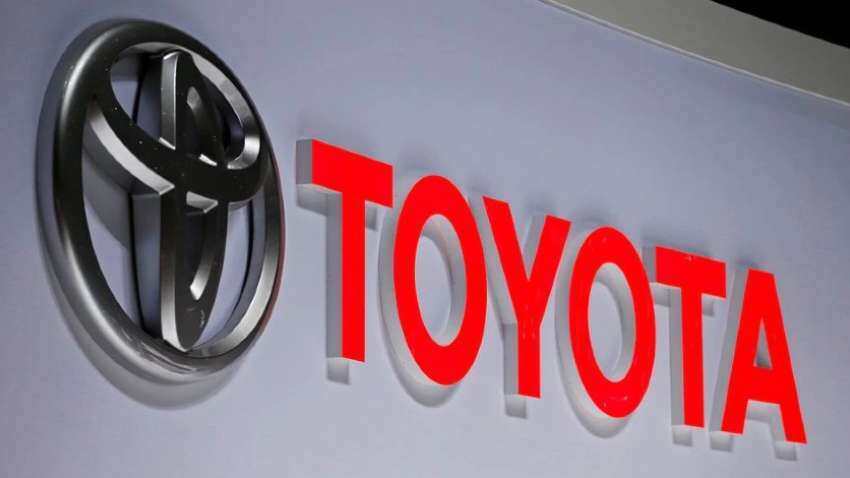 Toyota की कार खरीदने जा रहे हैं तो चुकानी होगी ज्यादा कीमत, 1 अक्टूबर से कंपनी बढ़ाने जा रही है दाम
