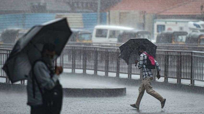 Heavy rain alert: मुंबई सहित महाराष्ट्र के कई इलाकों में भारी बारिश का अलर्ट, IMD ने कहा दो दिनों तक नहीं मिलेगी राहत