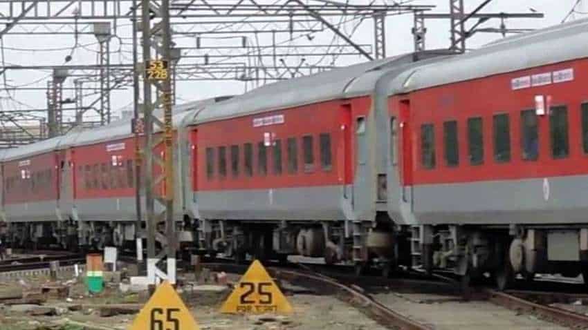 Indian Railway: इन ट्रेनों की सेवाएं कुछ समय के लिए हो जाएगी बंद, यात्रा करने से पहले चेक कर लें लिस्ट