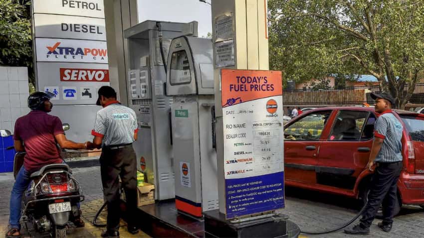 Petrol Price Today: देश में 120 रु/लीटर बिक रहा है पेट्रोल, डीजल भी 110 रु के पार, आपके शहर में कितना है भाव?