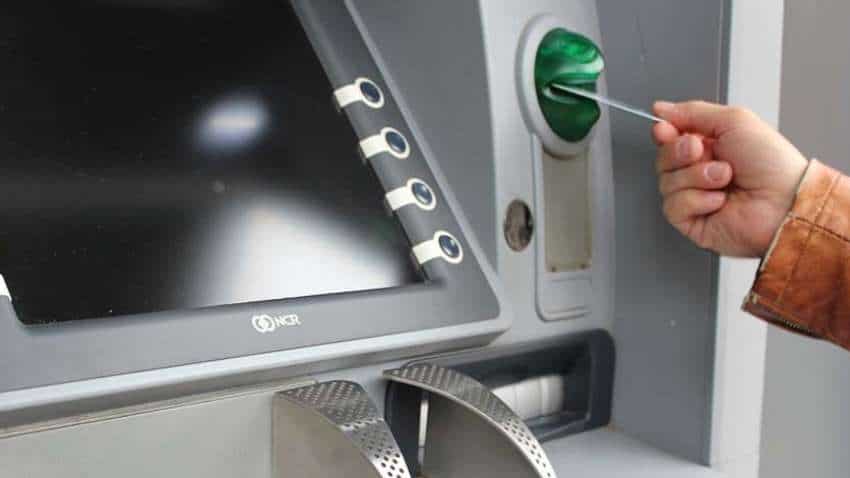 बैंक ATM के ये फायदे भी जान लीजिए; फंड ट्रांसफर, FD और बिल पेमेंट्स की भी मिलती है सुविधा 