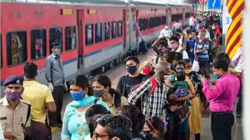 Indian Railways: क्रिसमस और नए साल पर घर जाने वालों के लिए खुशखबरी, रेलवे ने यात्रियों के लिए किया बड़ा एलान