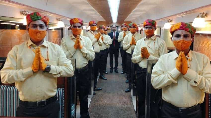 Ramayan Yatra Express में ट्रेन स्टाफ के ड्रेस कोड पर मचा बवाल, रेलवे ने किया अब ये बदलाव