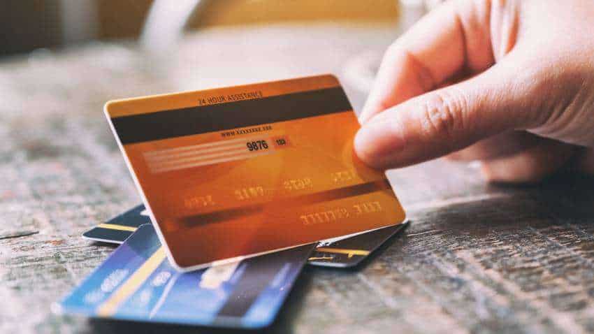 VIDEO: क्रेडिट कार्ड पर मिलते हैं जबरदस्त फायदे, कैसे चुनें सही Credit Card, जानें काम की बात