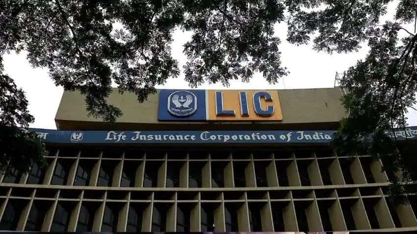 LIC Jeevan Umang Policy: 100 साल तक के लिए जीवन बीमा, मैच्योरिटी पर 28 लाख का फायदा, जानिए कैसे