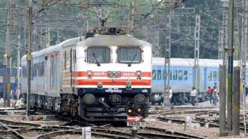 Indian Railways के साथ शुरू करें ये बिजनेस, घर बैठे मिलेगा कमाई का शानदार मौका