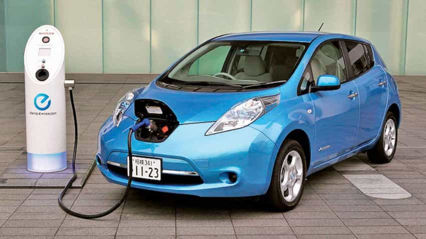 Electric Vehicles पर बढ़ा फोकस- सरकार का क्या है EVs प्लान? जानें वो Stocks जहां आपको लगाना चाहिए दांव