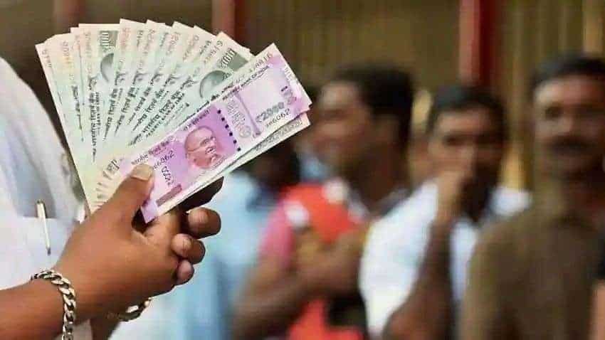 Aadhaar-Jan Dhan Link: आधार से पीएम जन धन खाते को करें लिंक, 1.3 लाख रुपये तक का होगा फायदा