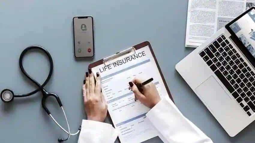 Life Insurance पॉलिसी कोरोनाकाल में लेना हुआ महंगा, कंपनियों ने प्रीमियम में 40% तक की बढ़ोतरी