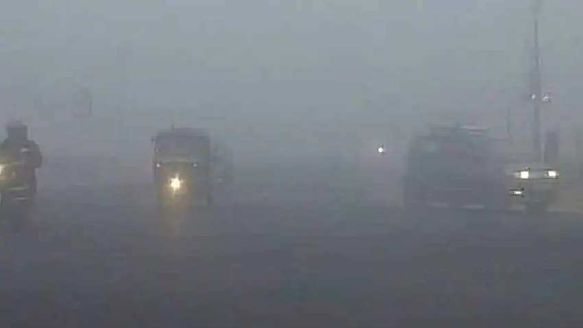 Delhi-NCR Weather: सर्दी का कहर जारी! कड़ाके की ठंड के साथ कोहरे का प्रकोप, ट्रेनें और फ्लाइट्स हुईं डिले 