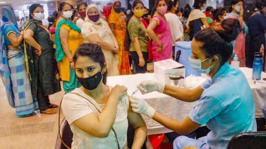 Covid Vaccination: देश में वैक्सीनेशन अभियान का 1 साल पूरा, अब तक लगी 156 करोड़ डोज़, जानें डीटेल्स