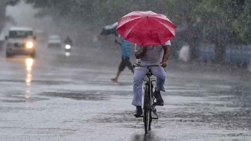 Delhi Weather Report: दिल्ली में बारिश ने तोड़ा 122 साल का रिकॉर्ड, कई इलाकों में छाया रहेगा कोहरा- IMD ने जारी किया येलो अलर्ट
